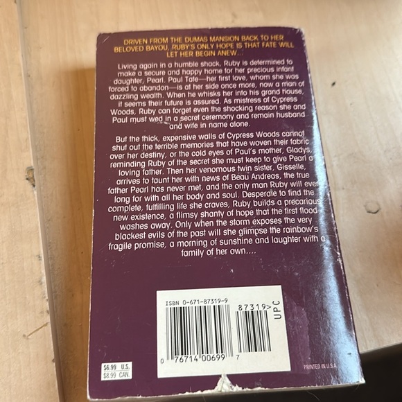 V.C. Andrews Book Set - Ruby, Pearl in the Mist, All That Glitters - Picture 9 of 10